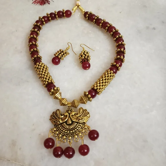 Pendant necklace - Picture 1 of 5